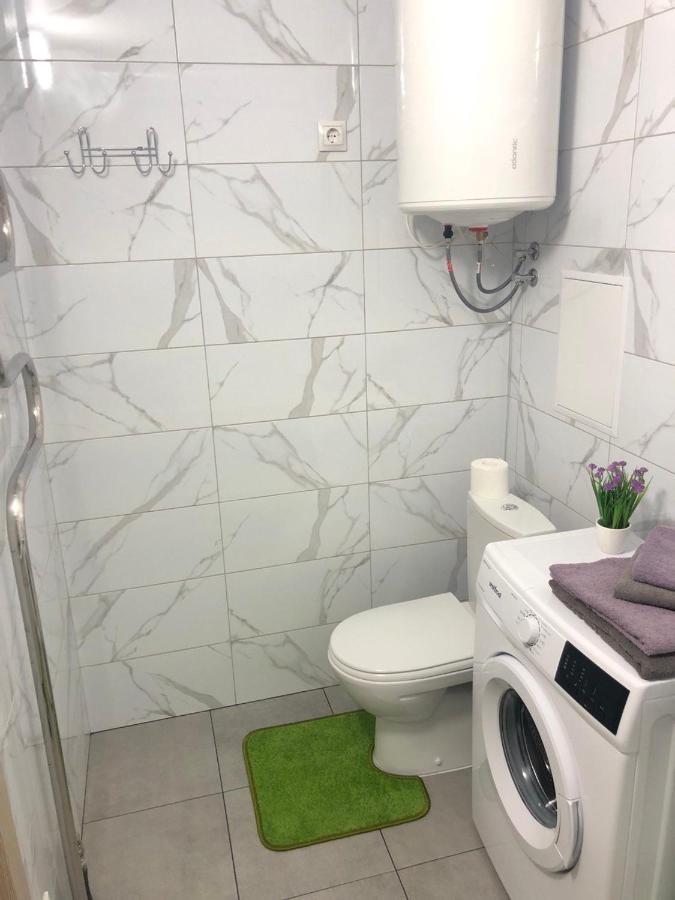 Stylish And Comfortable Apartment In The Center Cherkasy Exterior photo